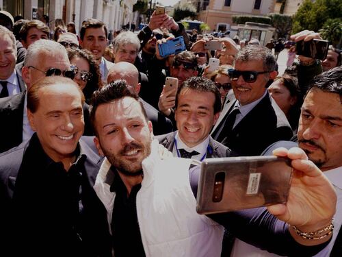 Berlusconi contro Di Maio: "Non sta a lui dirmi cosa fare"