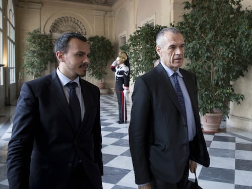 Cottarelli non scioglie la riserva: "C'è tempo per governo politico"