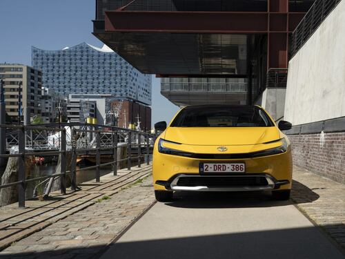 Toyota Prius Plug-In 2023: guarda tutte le foto