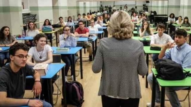Scuola, aumenti ai prof: ogni mese 124 euro in più