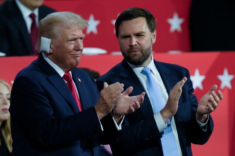 Donald Trump accolto come un re alla convention di Milwaukee 1