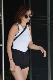 Bella Hadid sexy: la maglia mostra tutto 43