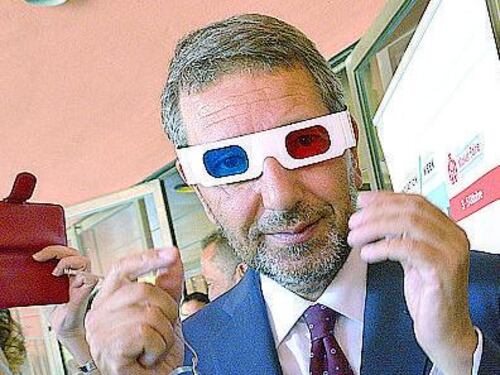 Marino vuol rubare la scena a Bergoglio