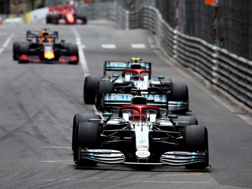 Formula Uno, Hamilton vince a Monaco: Vettel secondo grazie a Verstappen