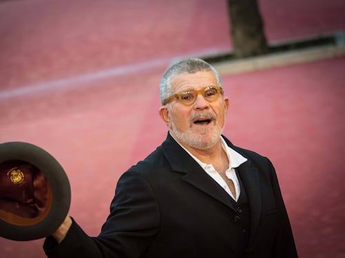 "Tutta la vita è teatro: riesce sempre a stupire e strappare una risata"