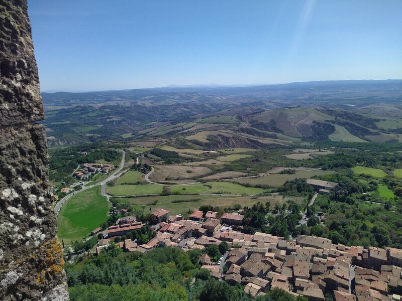 Radicofani, veduta dalla fortezza (Wikimedia)