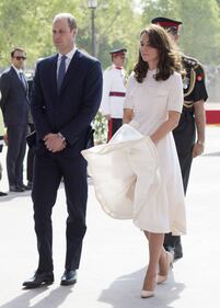 Kate come Marilyn: il vento gioca con la gonna 6