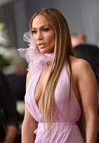 J Lo, sexy anche con gli occhiali 29