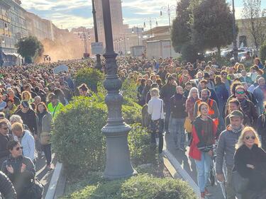 15mila manifestanti a Trieste contro il Green pass: con loro i portuali 3