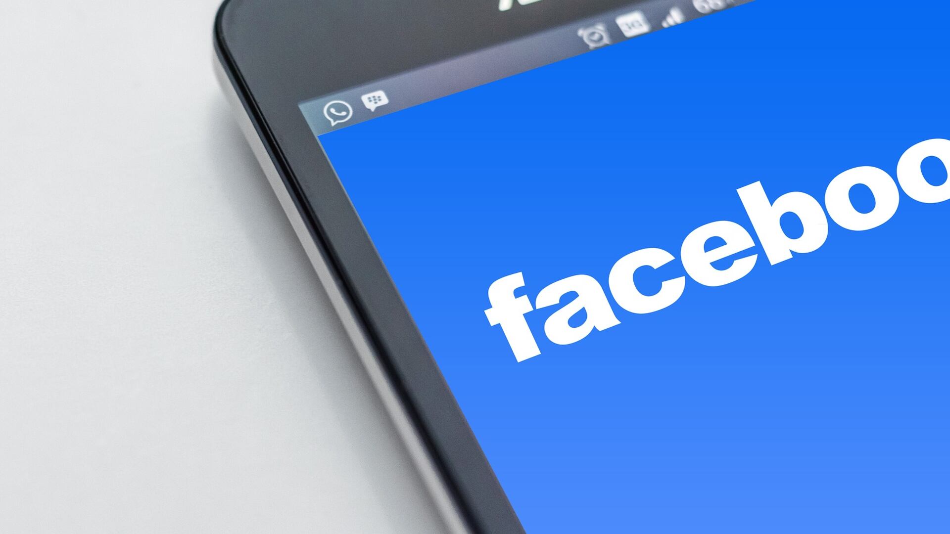 Insulti su Facebook, ora per la Cassazione è reato di diffamazione