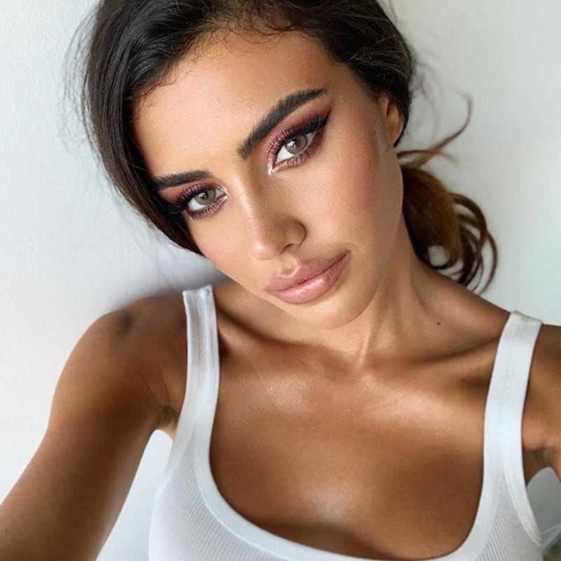 Michelly Sander conquista il web: gli scatti sexy di lady Petagna 1
