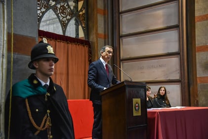 Silvio Berlusconi nel Famedio di Milano: "Un onore per la nostra famiglia"  6