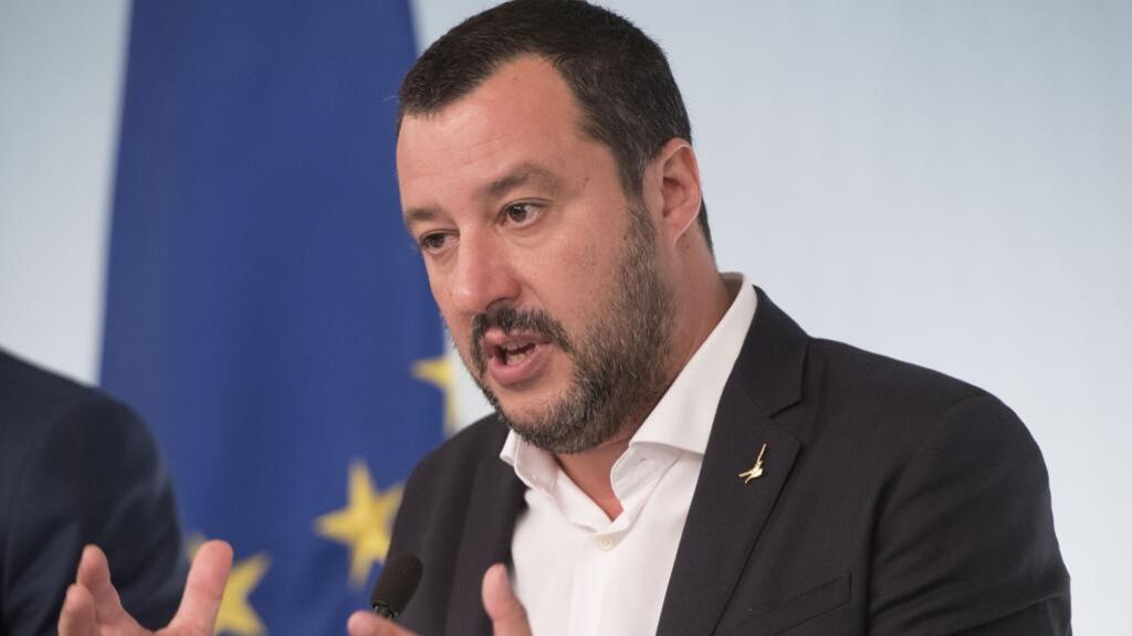"Condannati tutti in cella. I canapa shop? Li chiudo"