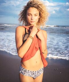 Rose Bertram, la modella belga solare e sensuale 3