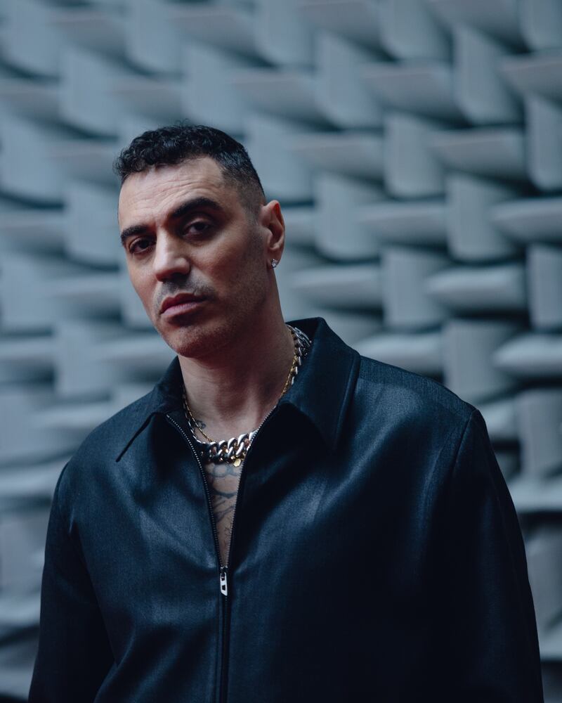 Marracash, il docufilm in vetta al box office: l'insonnia, Elodie, la periferia e la musica che lo ha salvato