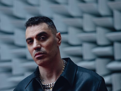 Marracash, il docufilm in vetta al box office: l'insonnia, Elodie, la periferia e la musica che lo ha salvato
