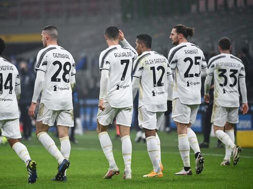 L'Inter regala la partita alla Juventus: i bianconeri vincono 2-1