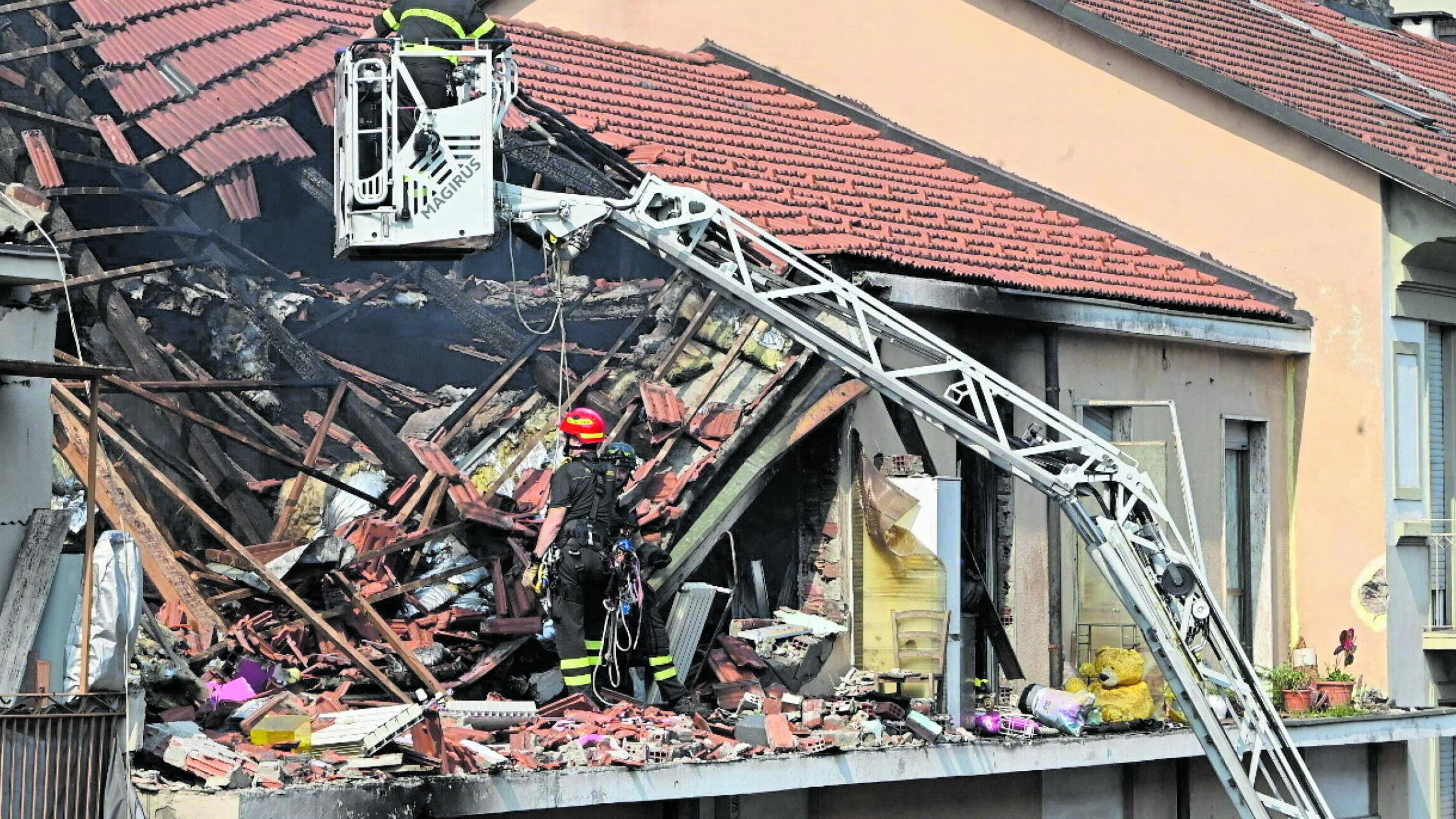 Esplosione in mansarda. L'assassino all'avvocato: "L'ho fatto per dispetto"