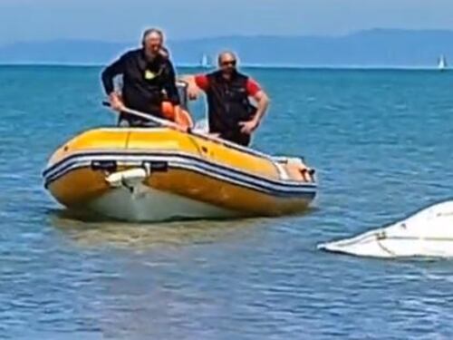 Il colpo di coda, poi la lotta in mare: "Io attaccato dallo squalo"