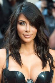 Kim Kardashian torna sui social con un seno esplosivo 20