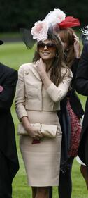 Liz Hurley, bikini mozzafiato a 50 anni 25