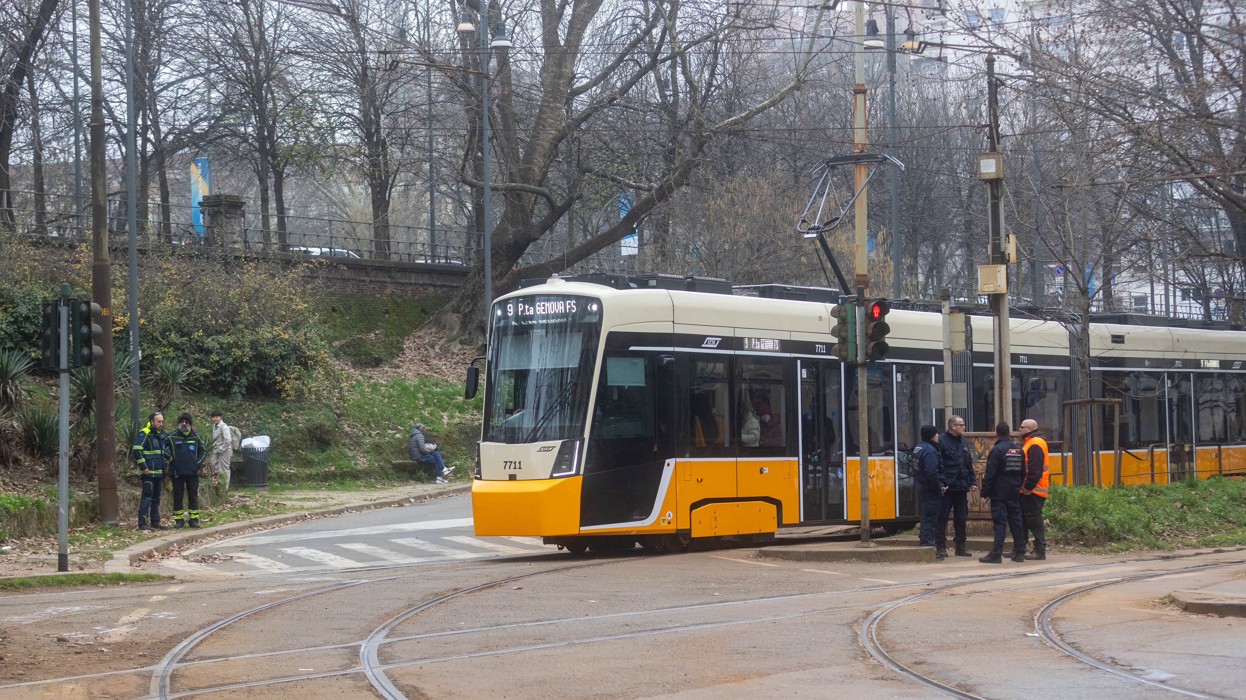 Altri sei mesi senza tram, in centro cresce il malessere