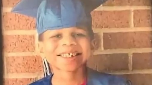 Bimbo scomparso viene ritrovato morto dentro una lavatrice