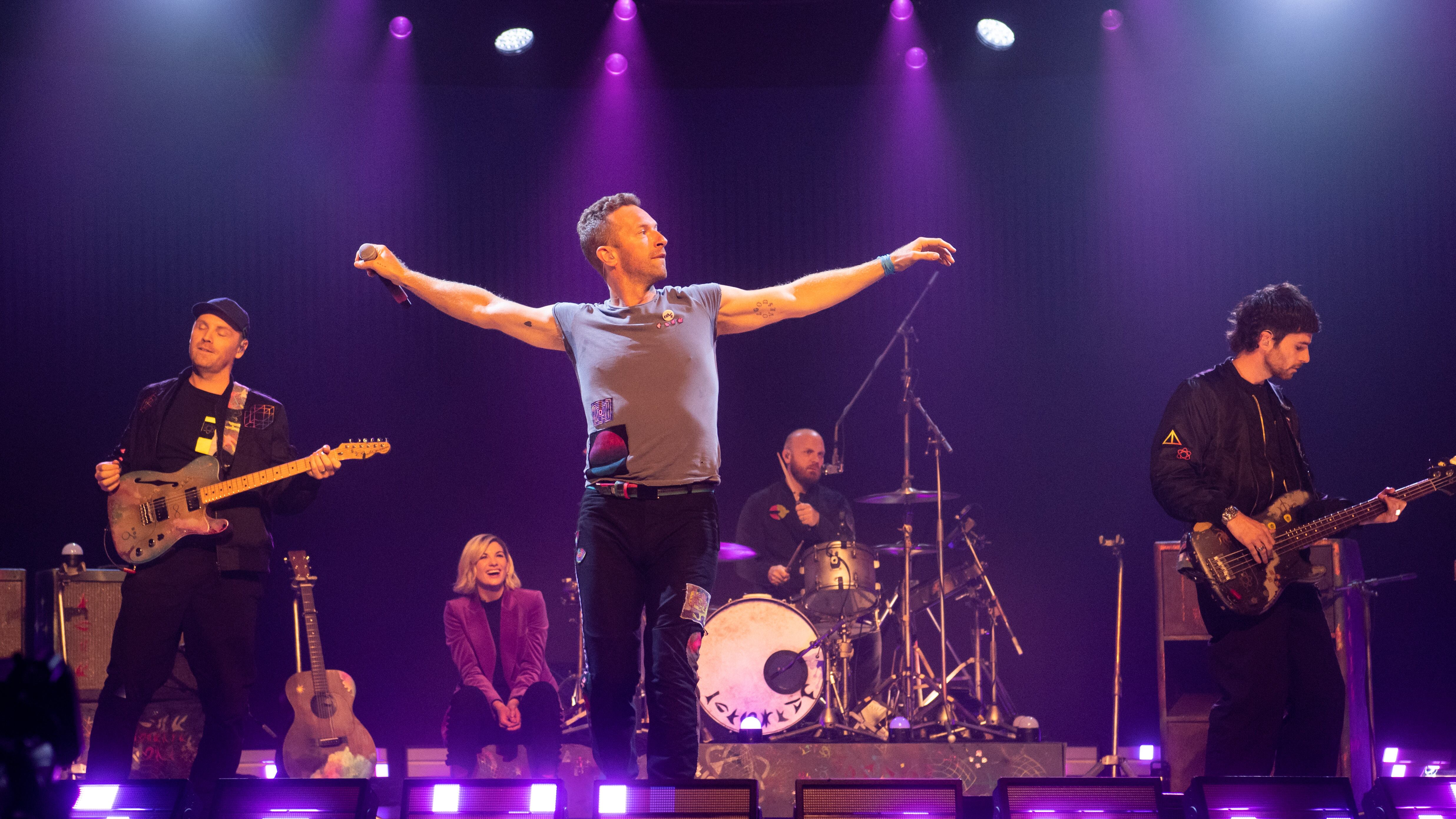 Stadi, impegno e streaming. Il ritorno extra dei Coldplay
