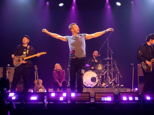 Stadi, impegno e streaming. Il ritorno extra dei Coldplay
