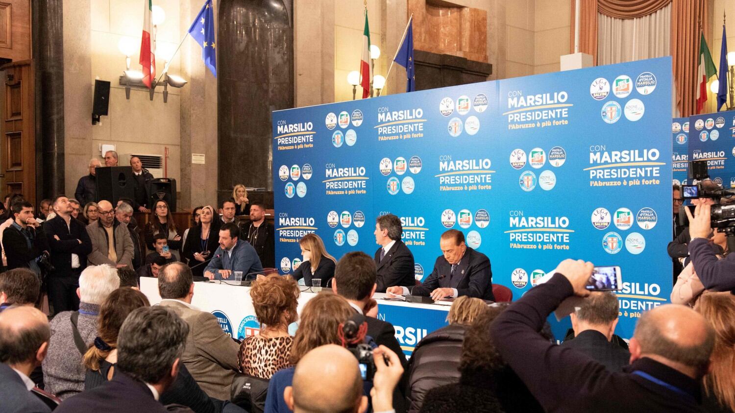 Vicini ma lontani: il centrodestra riprova a formare l'alleanza Salvini-Berlusconi