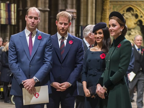 "Ci stanno davvero rovinando...". Esplode la furia di William su Harry