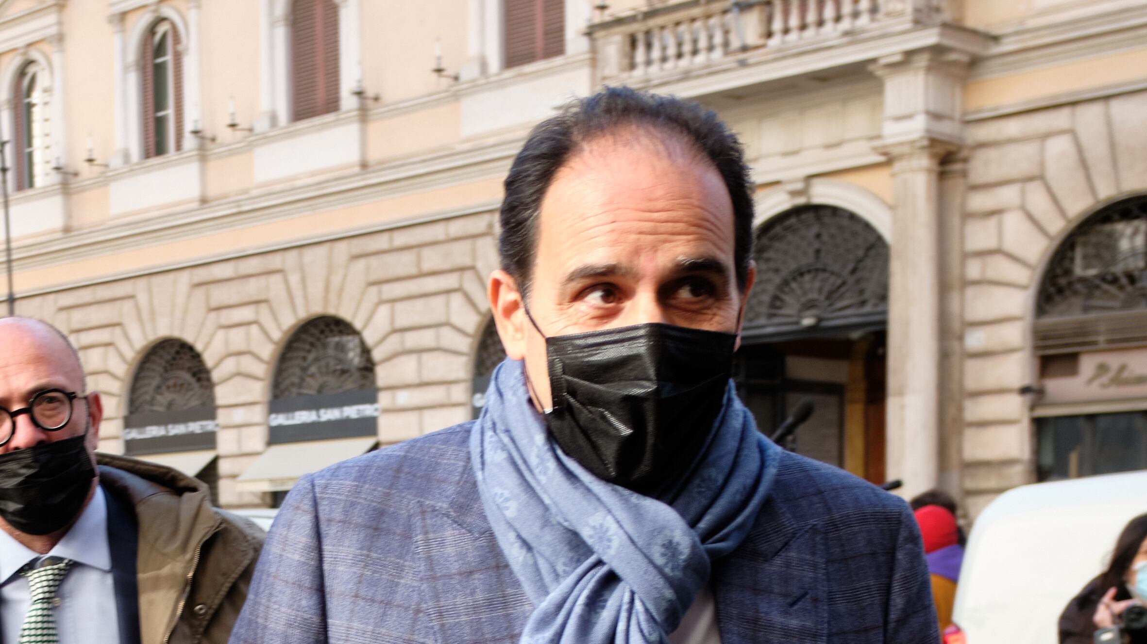 Psicodramma nel Pd, Marcucci resiste a Letta. E lui fugge da Conte