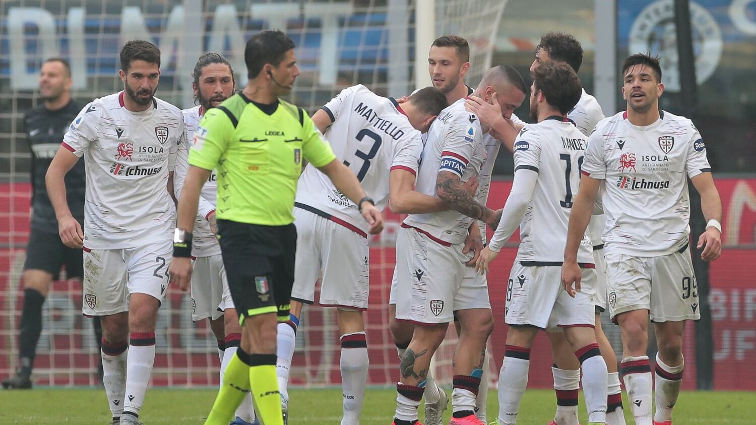 L'Inter stecca ancora: 1-1 contro il Cagliari. Espulso Lautaro che rischia il derby