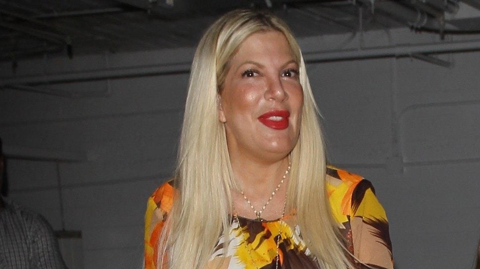 Tori Spelling, imbarazzo durante un'intervista: "Hai pagato tutti i tuoi debiti?"