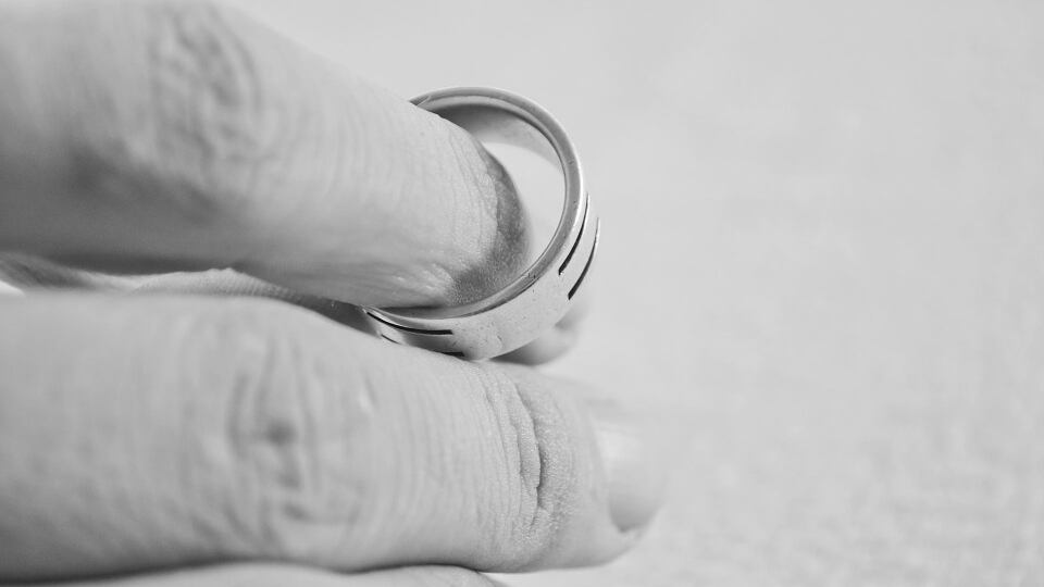 La concessione degli inglesi: "Se hai litigato puoi scappare"