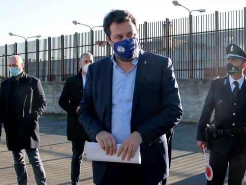 Salvini: "Al voto oppure governo di centrodestra guidato da economista"