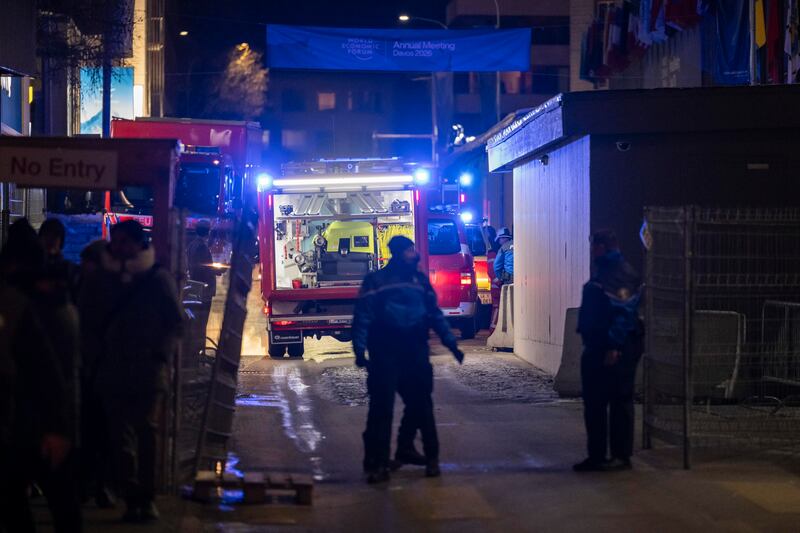 Incendio a Davos, l'evacuazione del centro congressi del World Economic Forum 6