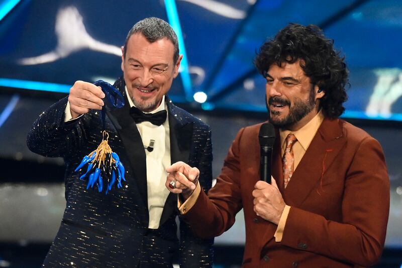  Sanremo 2024: ecco il look della prima serata del Festival da Renga e Nek 5