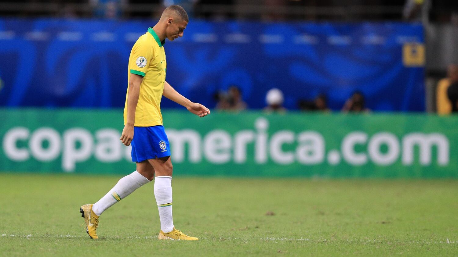 Brasile, Richarlison ha la parotite: calciatori e staff vaccinati d'urgenza