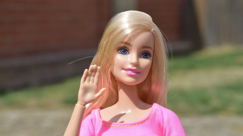 Barbie è figlia di un’eroina emancipata. Come si può pretendere che metta il velo?