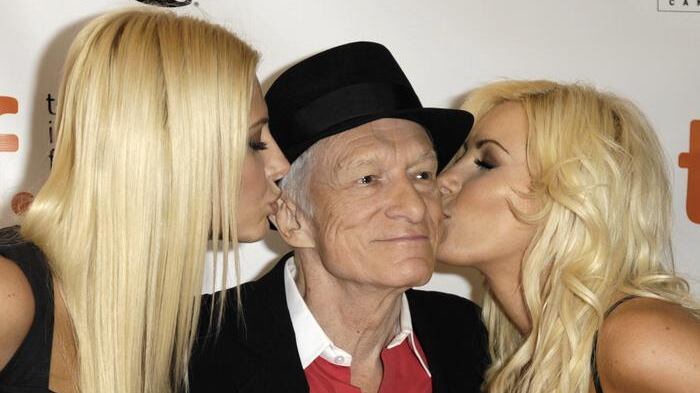 "Orge, violenze e droga nella sua villa". Il lato oscuro di Mr Playboy, Hugh Hefner