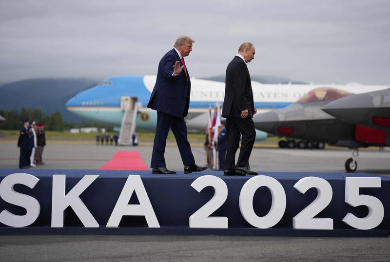 L'incontro tra Trump e Putin: le immagini del vertice 10