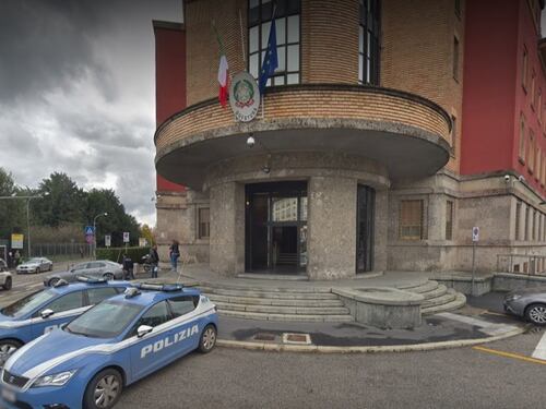 Baby gang pesta 12enne sul bus e lo manda in ospedale