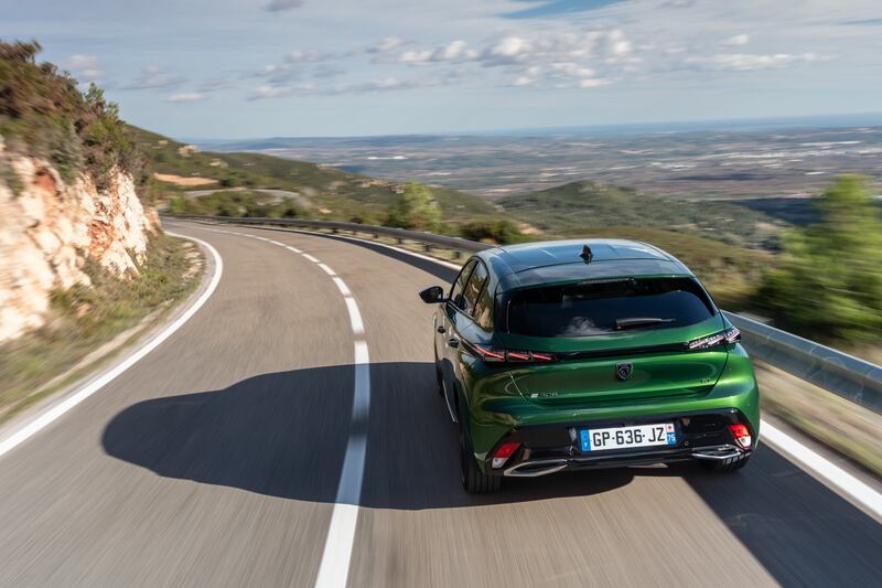 Peugeot e-308, guarda la gallery 19