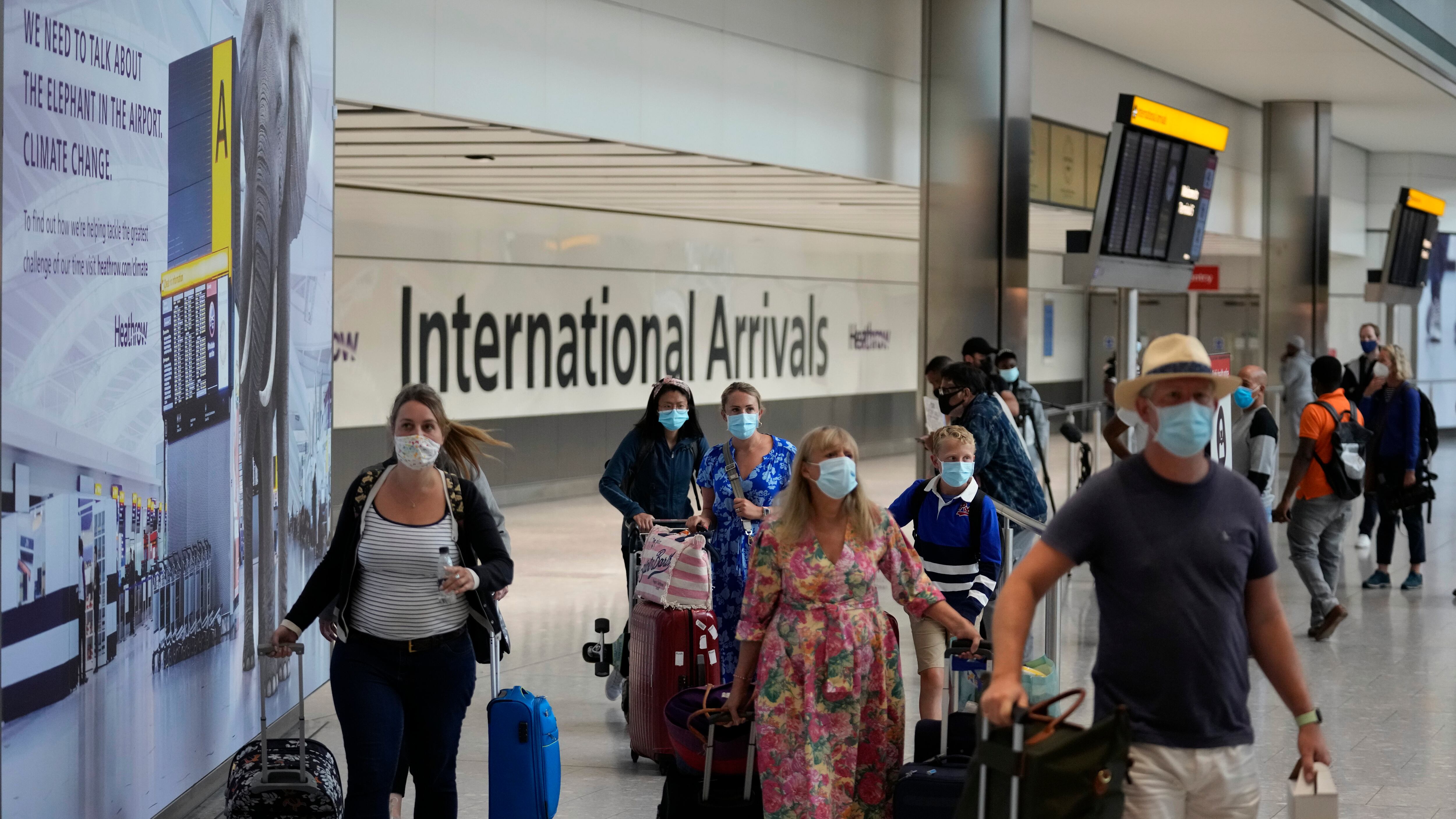 Inferno a Heathrow: code di ore e svenimenti