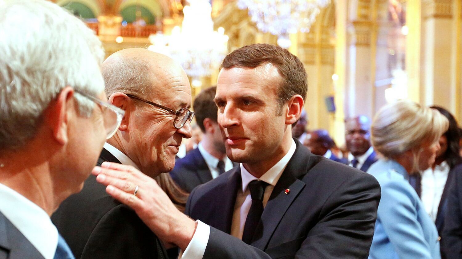 Francia, Le Drian: "Di Maio ha superato ogni limite, ma ora dialogo"