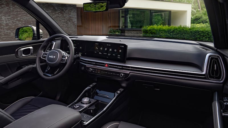 Kia Sorento PHEV 2025: guarda la gallery del nuovo SUV ibrido plug-in 4