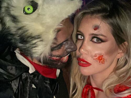 Wanda Nara in versione Cappuccetto Rosso: follower in delirio su Instagram