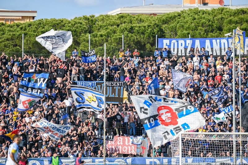 La curva Nord dei tifosi del Pisa