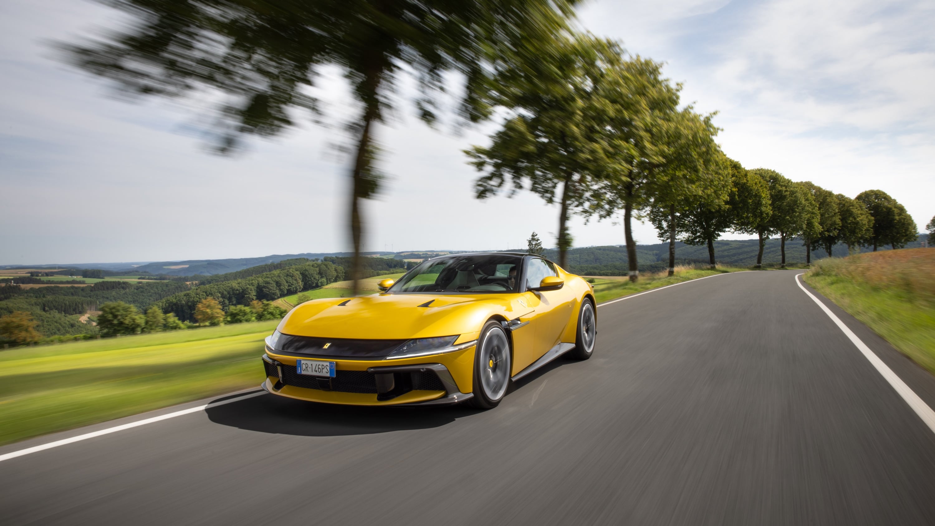 Ferrari 12Cilindri: la prova dell’ultimo V12 di Maranello con 830 CV